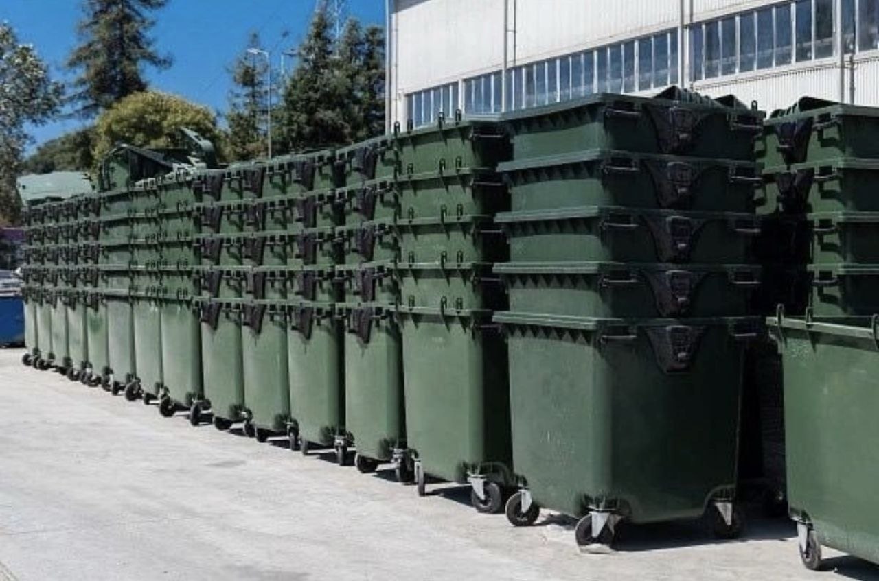 Власний парк нових контейнерів DKS